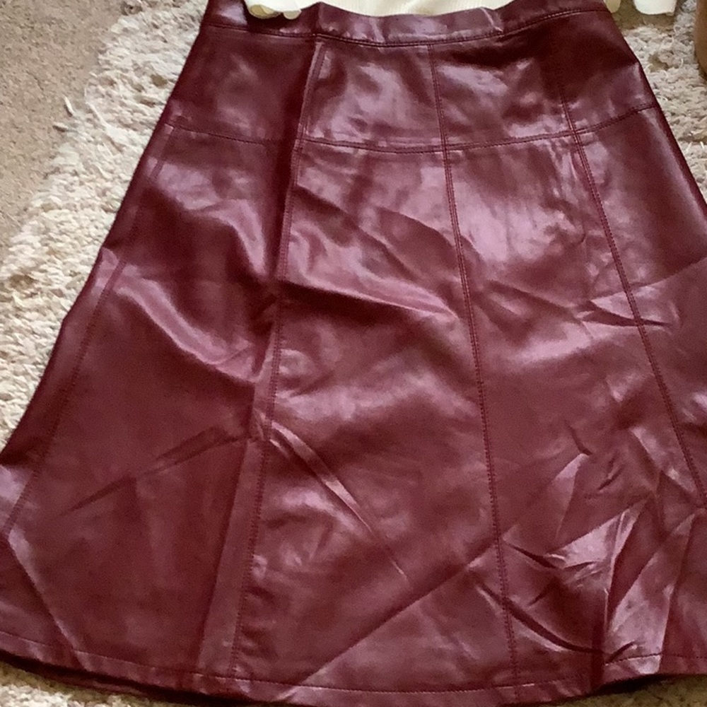 Beautiful Red Faux Leather Dennis Basso NWOT ❤️ - Picture 2 of 7